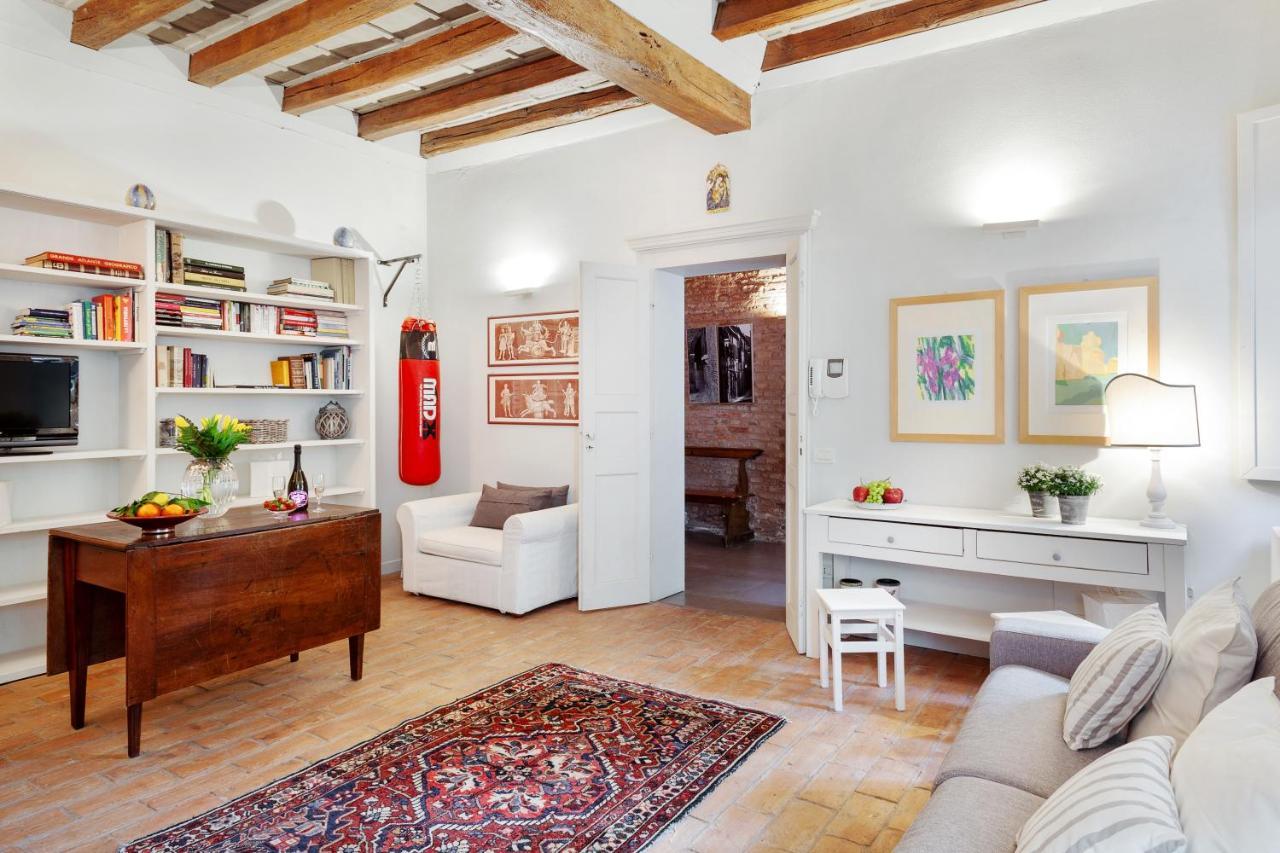 La Dimora Medievale Del Duca Ferrara Bagian luar foto