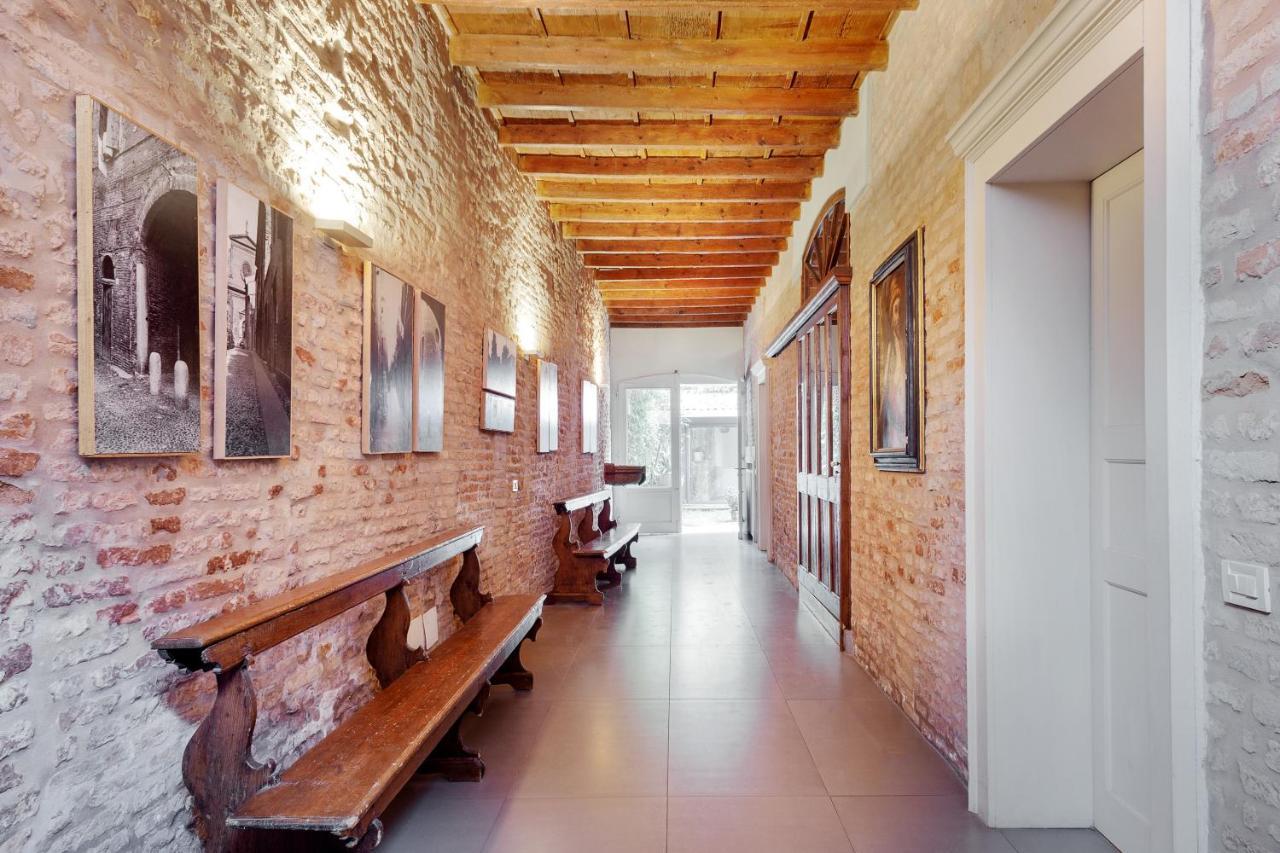 La Dimora Medievale Del Duca Ferrara Bagian luar foto